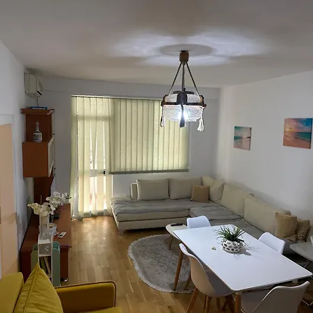 Apartamento Vacations Apartment, 50 M From The Golem (Tirana)