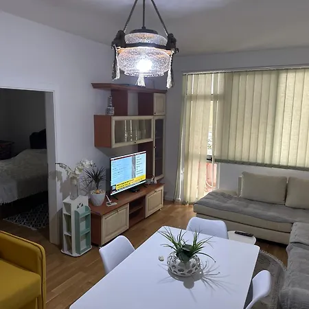 Vacations Apartment, 50 M From The * Golem (Tirana)