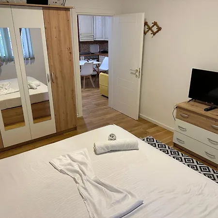 Apartment Vacations Apartment, 50 M From The *
